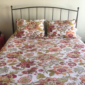 Full/Queen duvet cover with flanged pillow shams